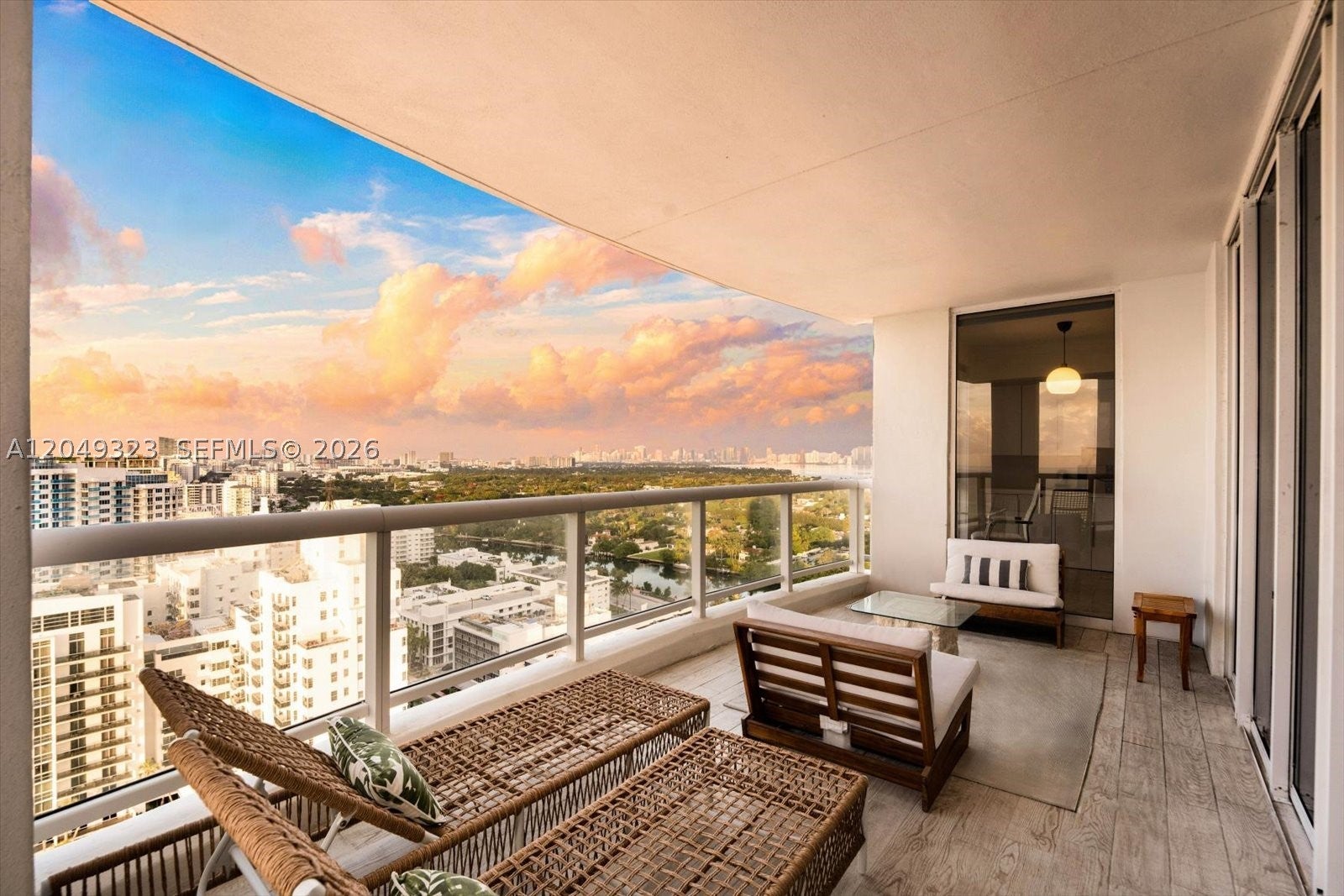 4201 Collins Ave 2301