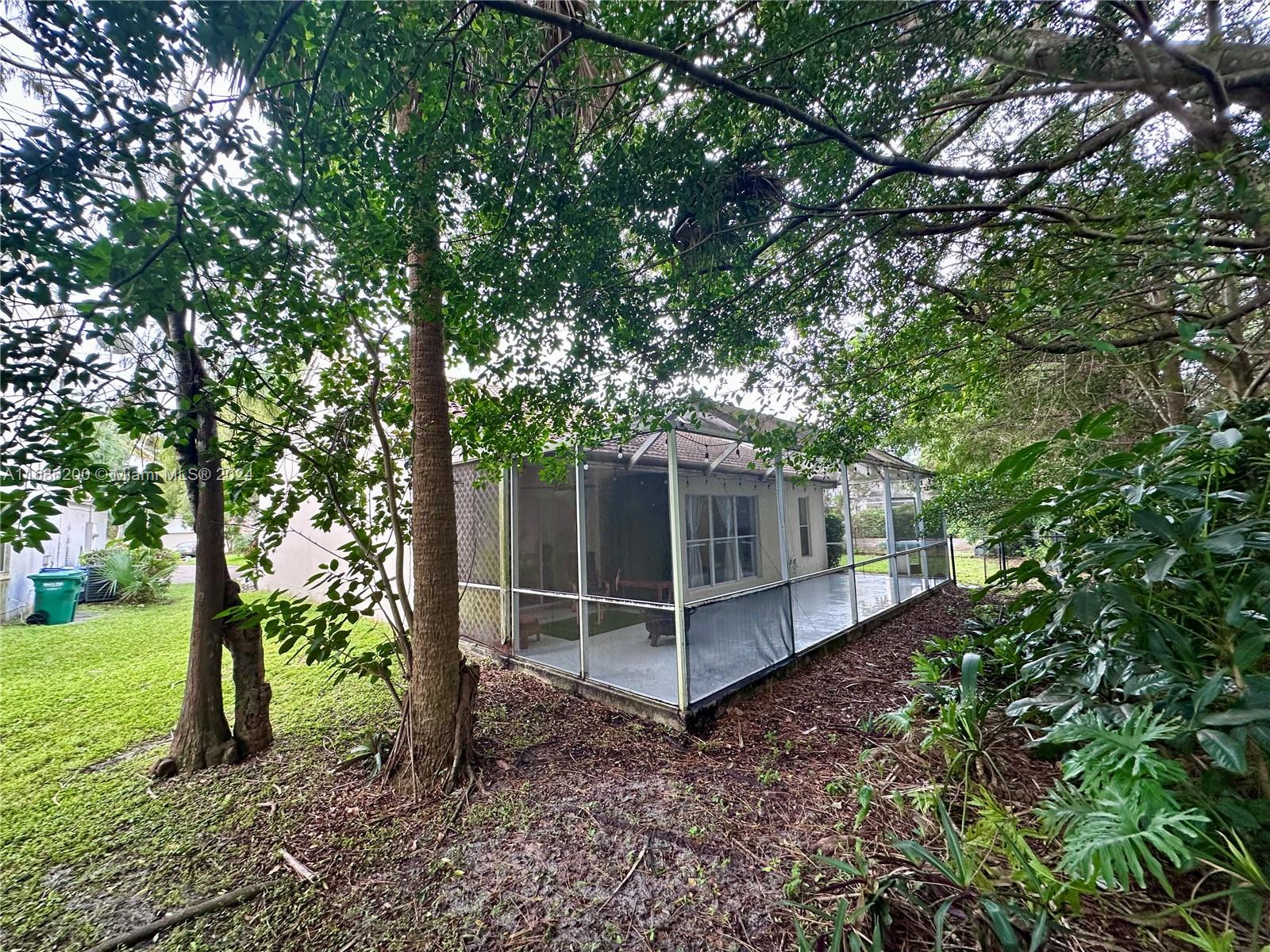 WOODSIDE ESTATES - Residential