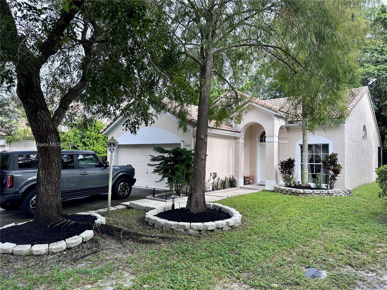 WOODSIDE ESTATES - Residential