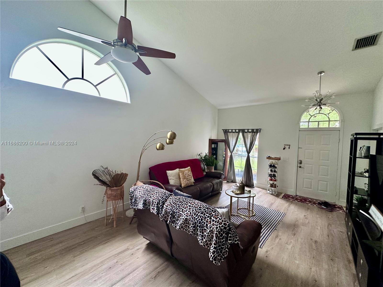 WOODSIDE ESTATES - Residential