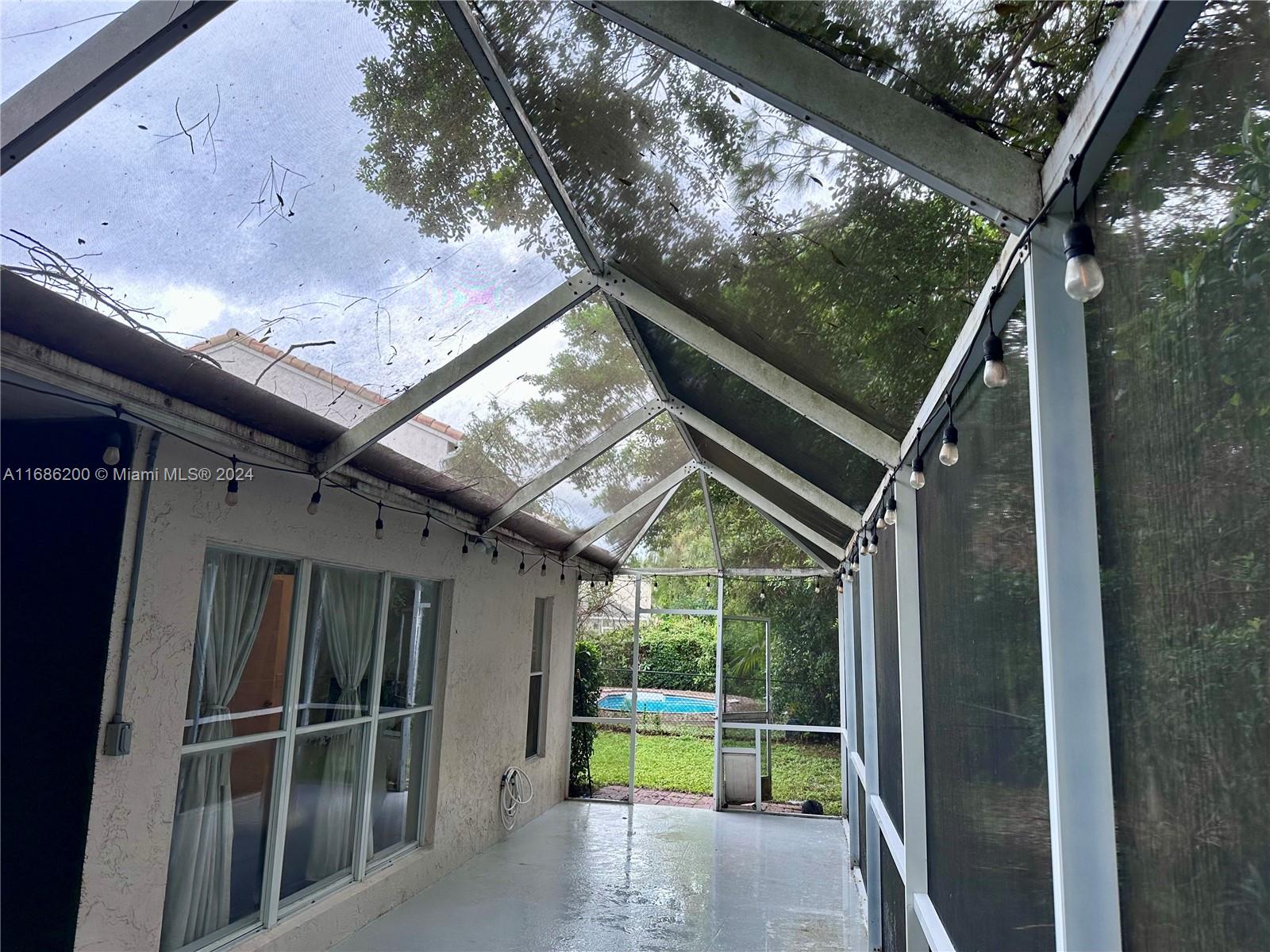 WOODSIDE ESTATES - Residential