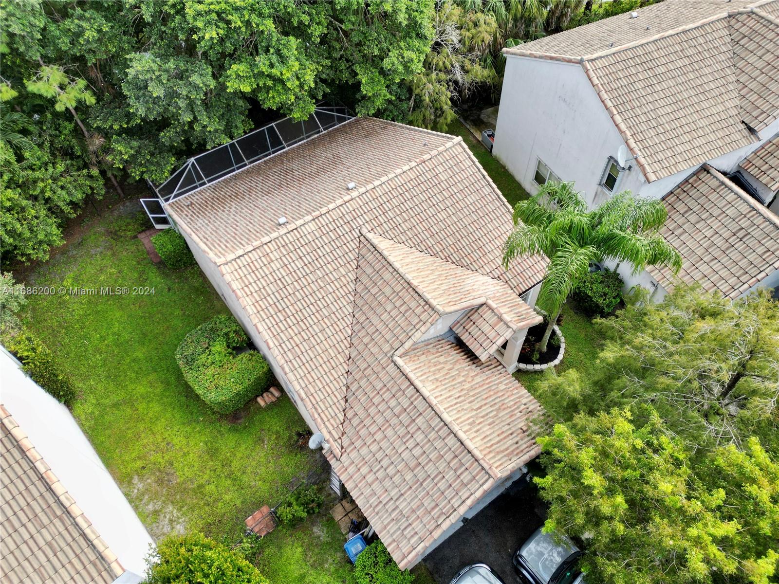 WOODSIDE ESTATES - Residential