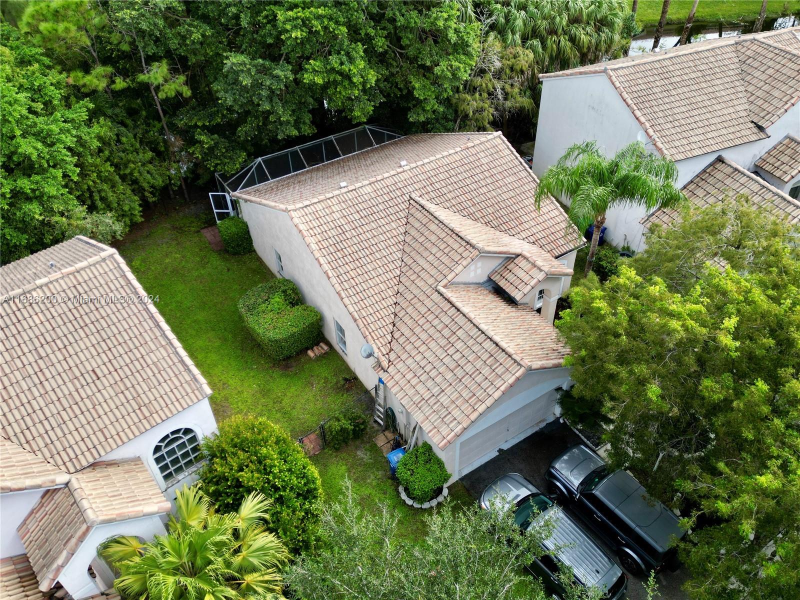 WOODSIDE ESTATES - Residential
