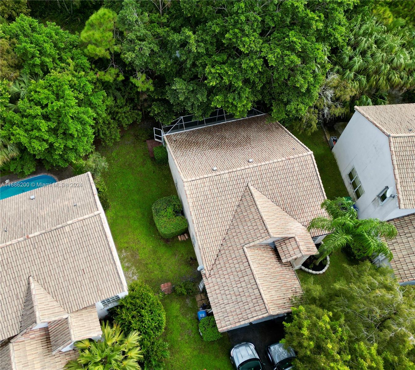 WOODSIDE ESTATES - Residential