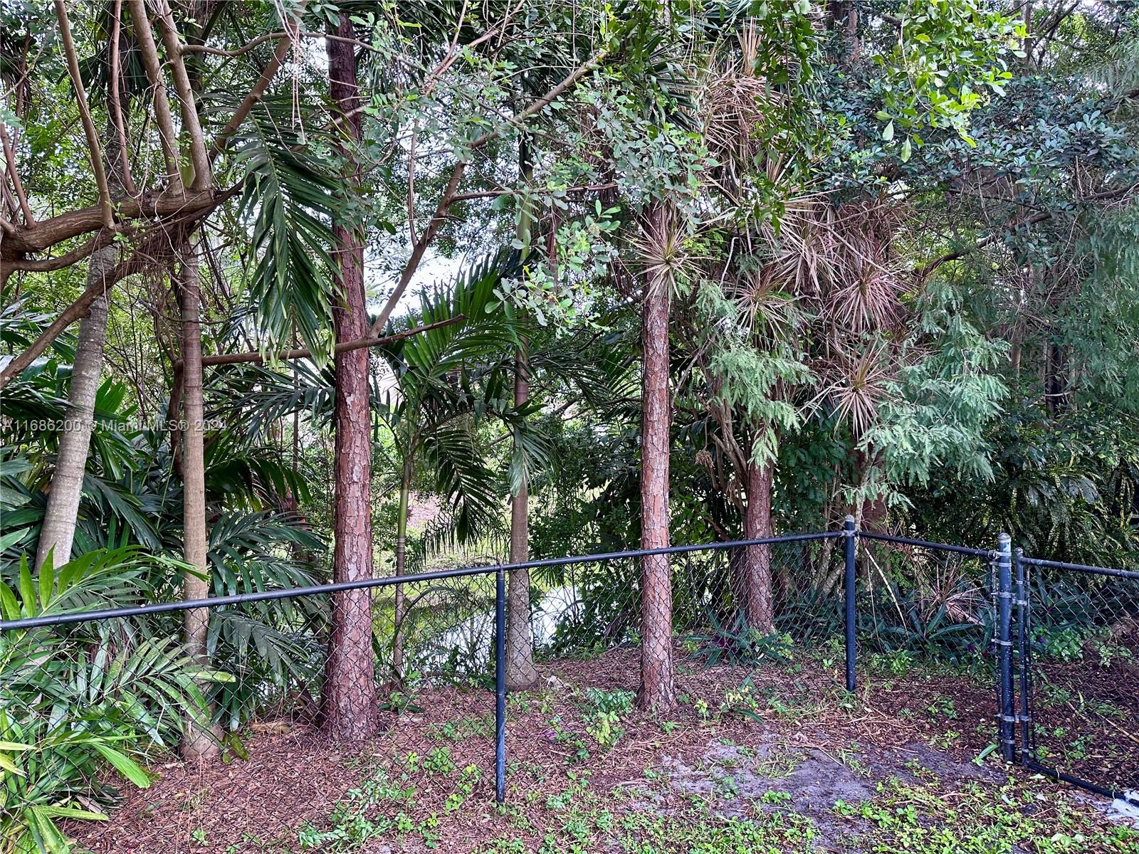 WOODSIDE ESTATES - Residential