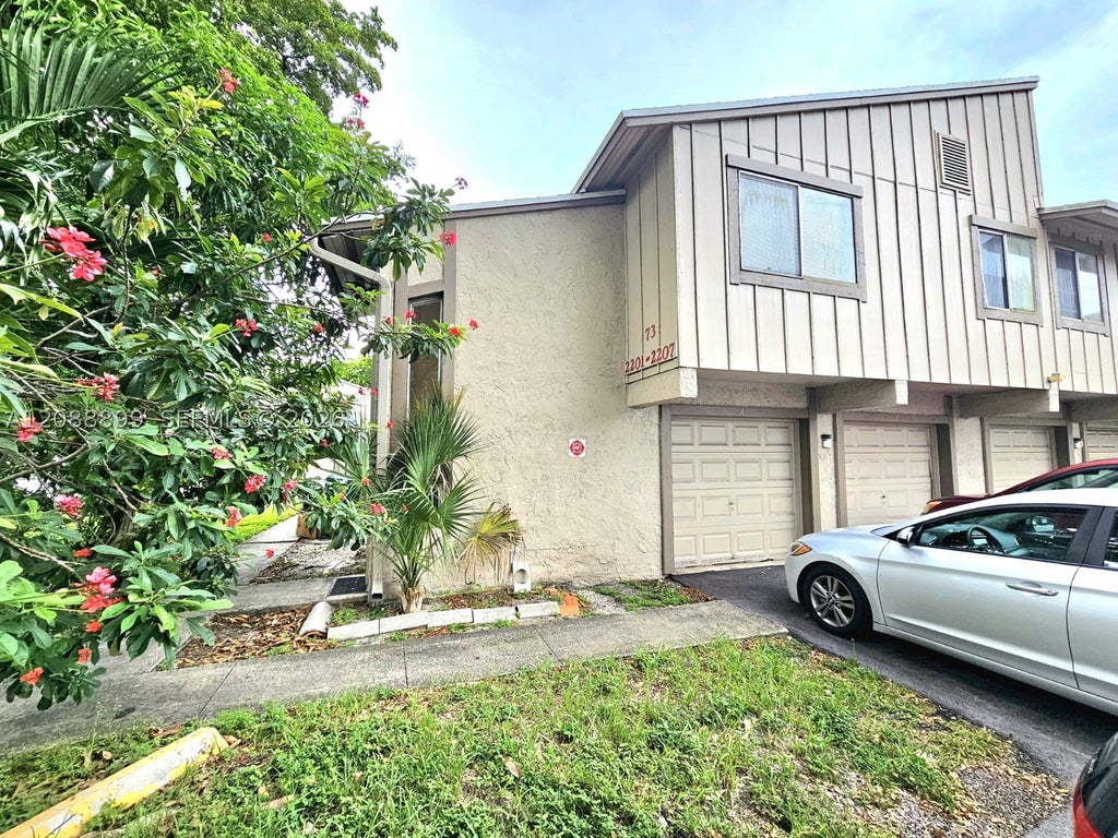 Photo of 2207 NW 59th Ave #73-E, Lauderhill, FL 33313 (MLS # A12088899)