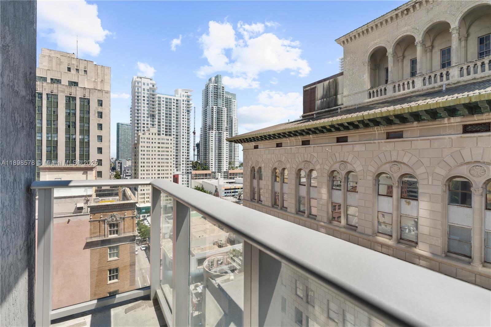 CENTRO CONDO - Residential