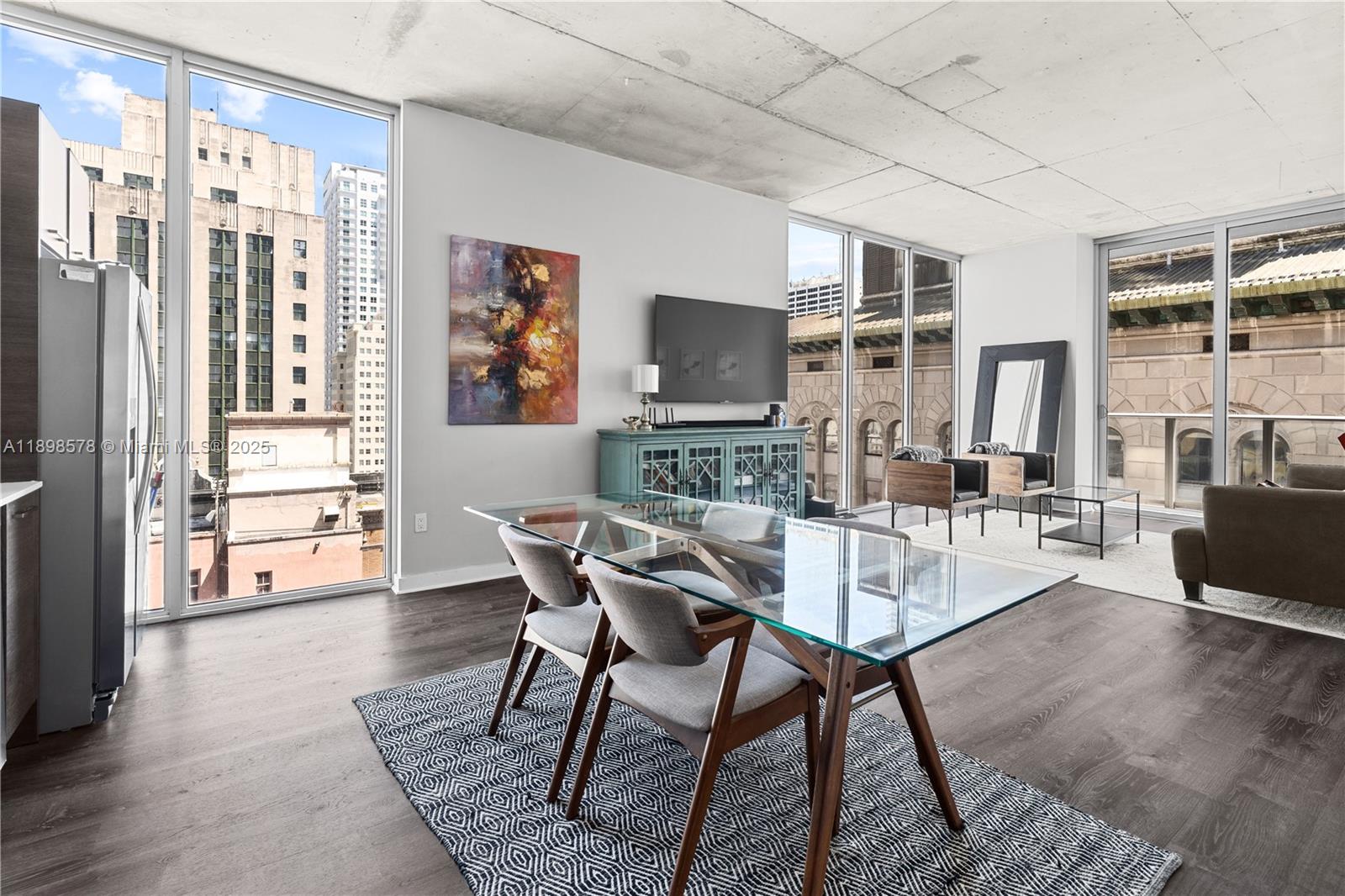 CENTRO CONDO - Residential