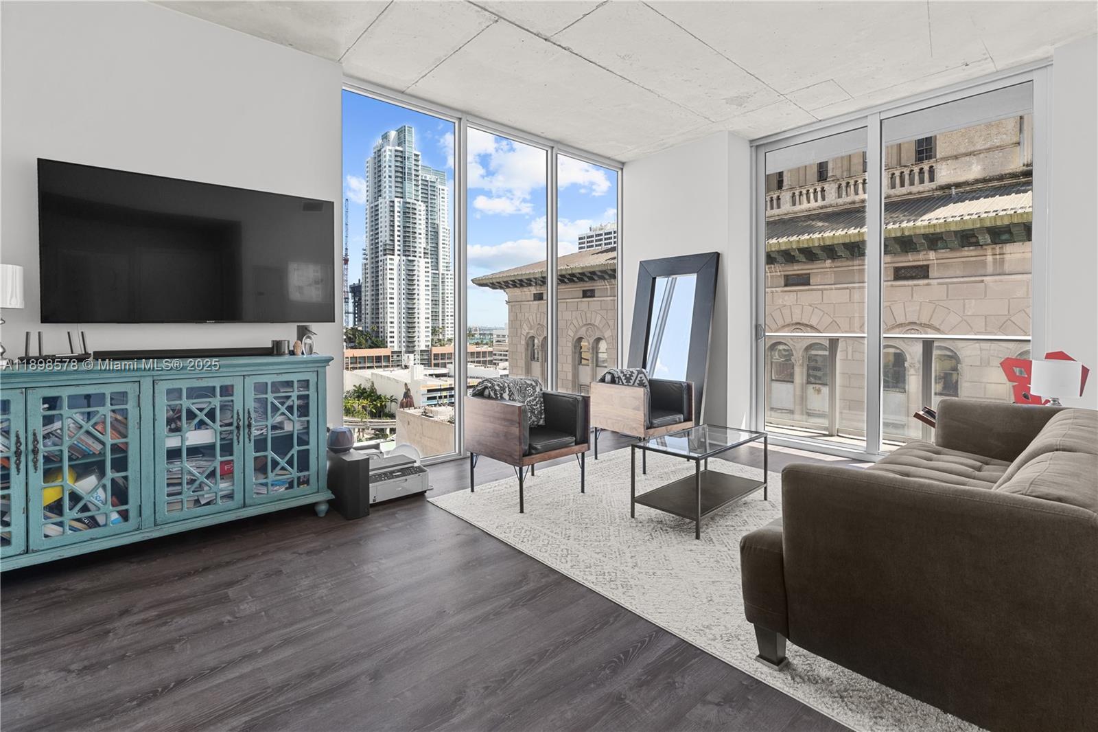 CENTRO CONDO - Residential