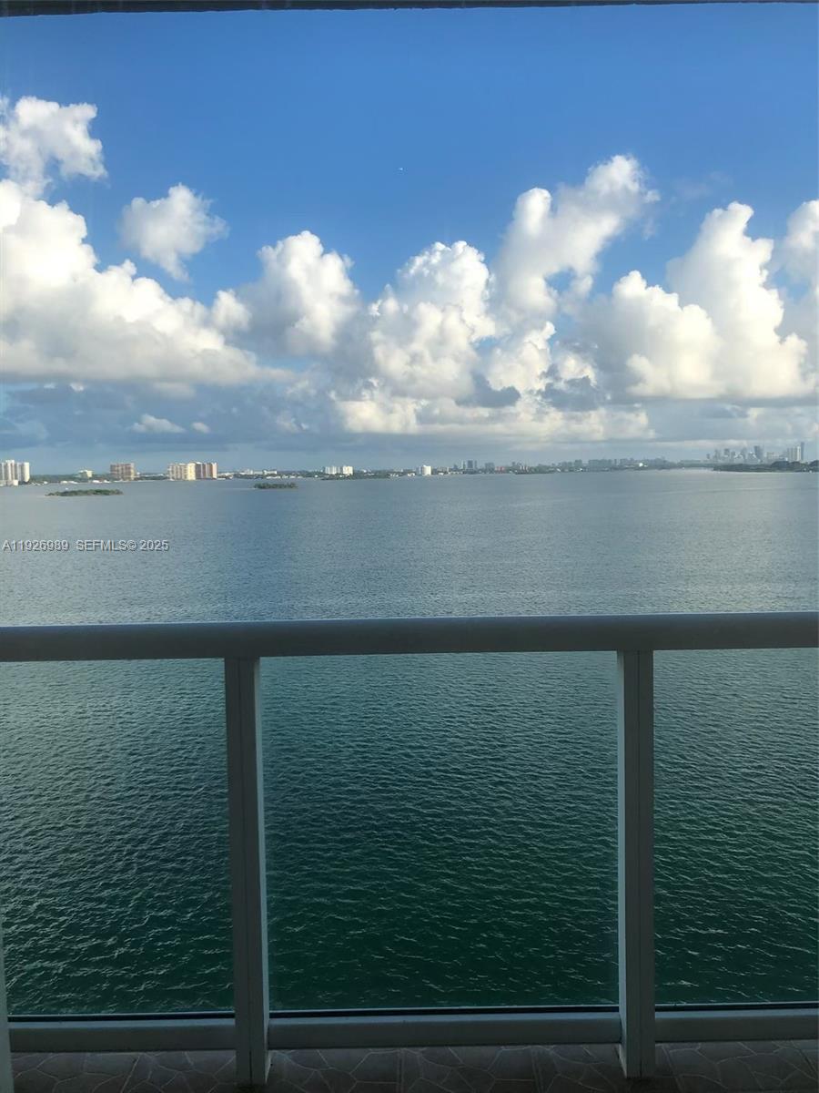 1625 Kennedy Cswy 1205G