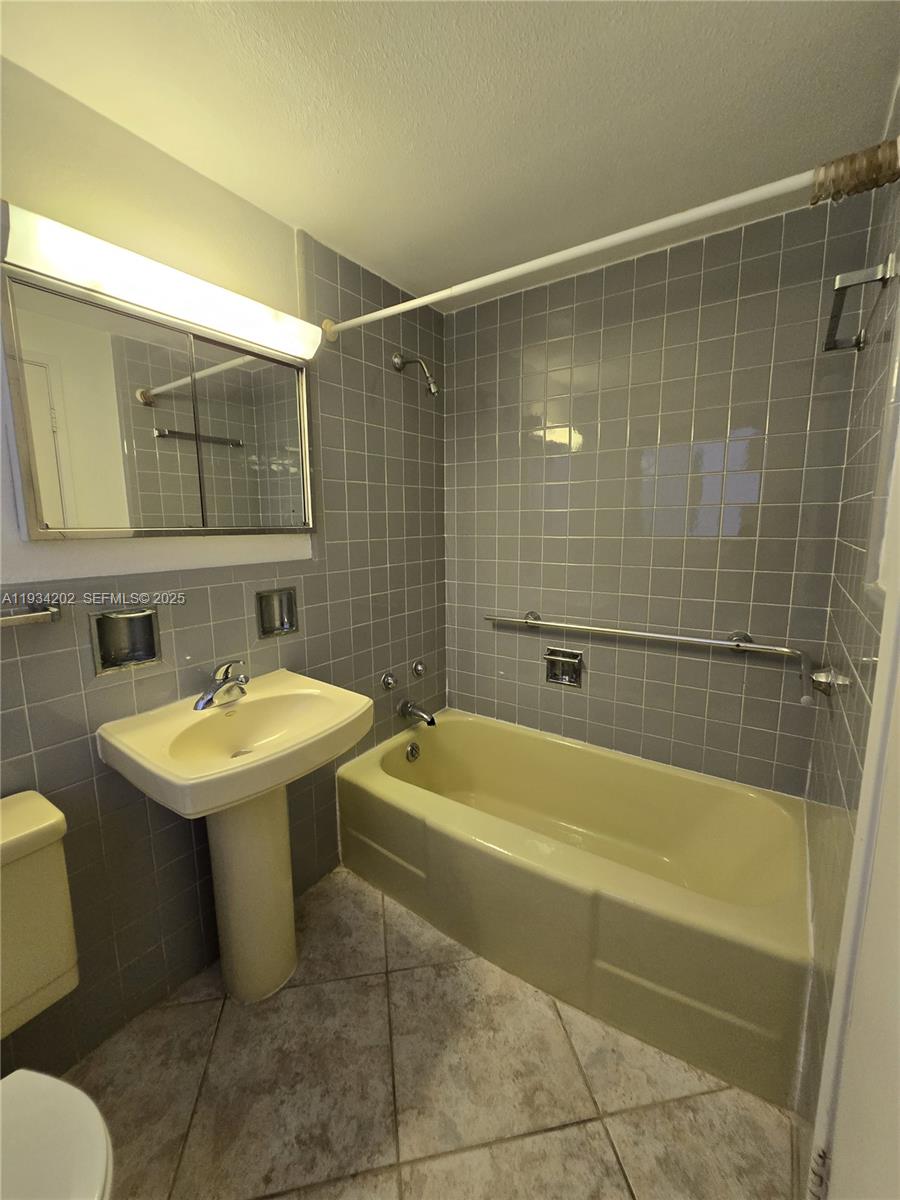 LAKESIDE CO-OP - Residential