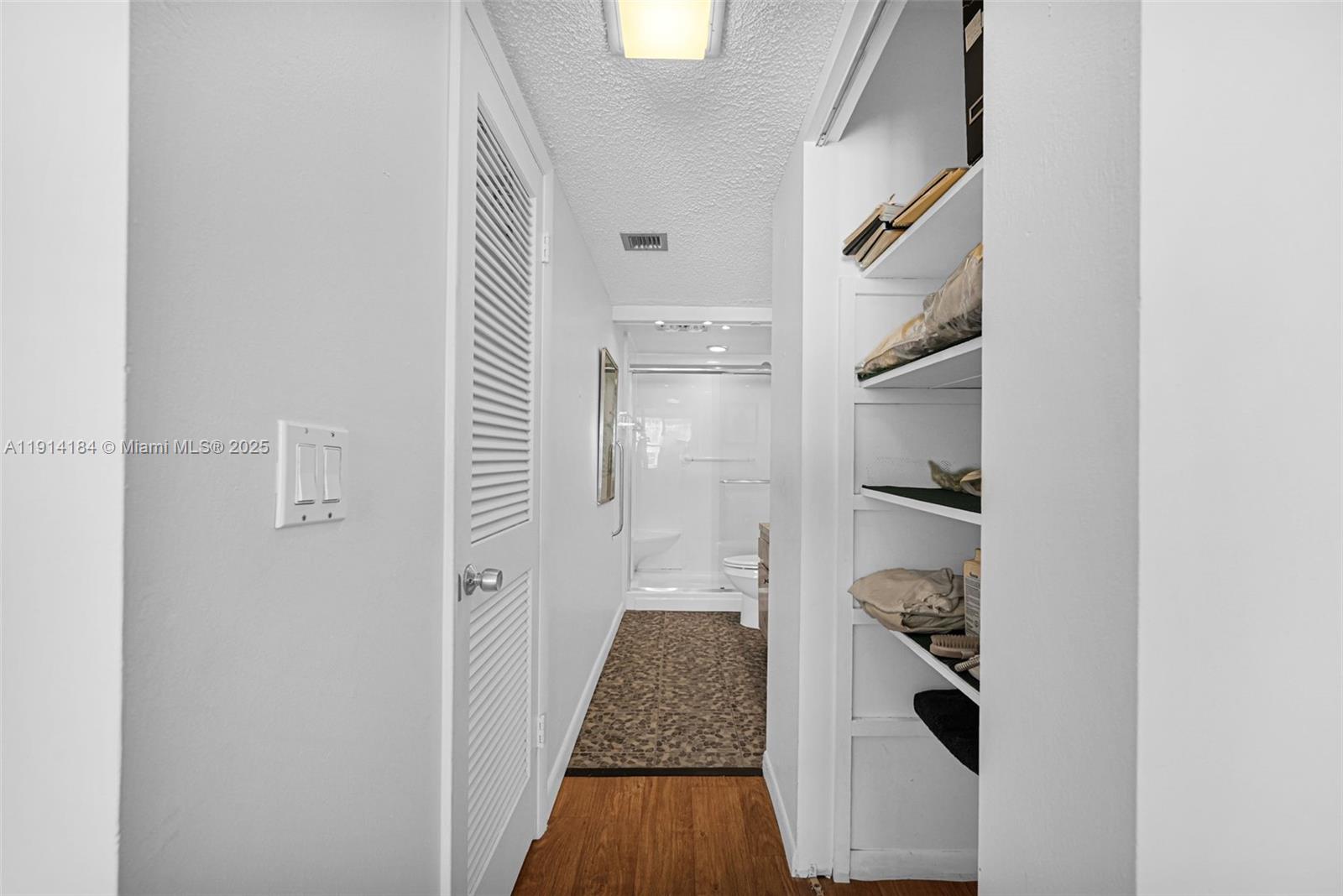 TRAFALGAR TOWERS CONDOMIN - Residential