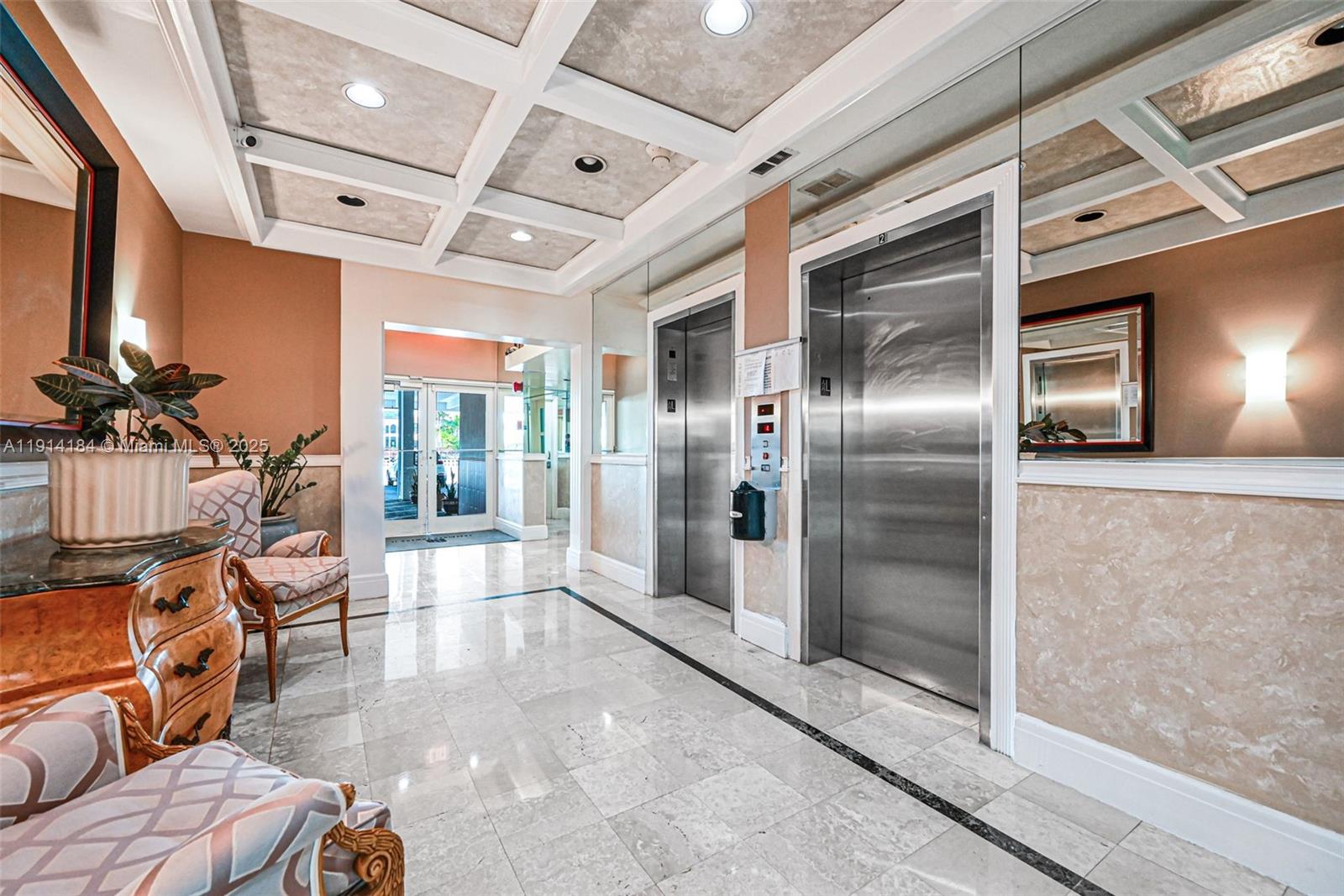 TRAFALGAR TOWERS CONDOMIN - Residential