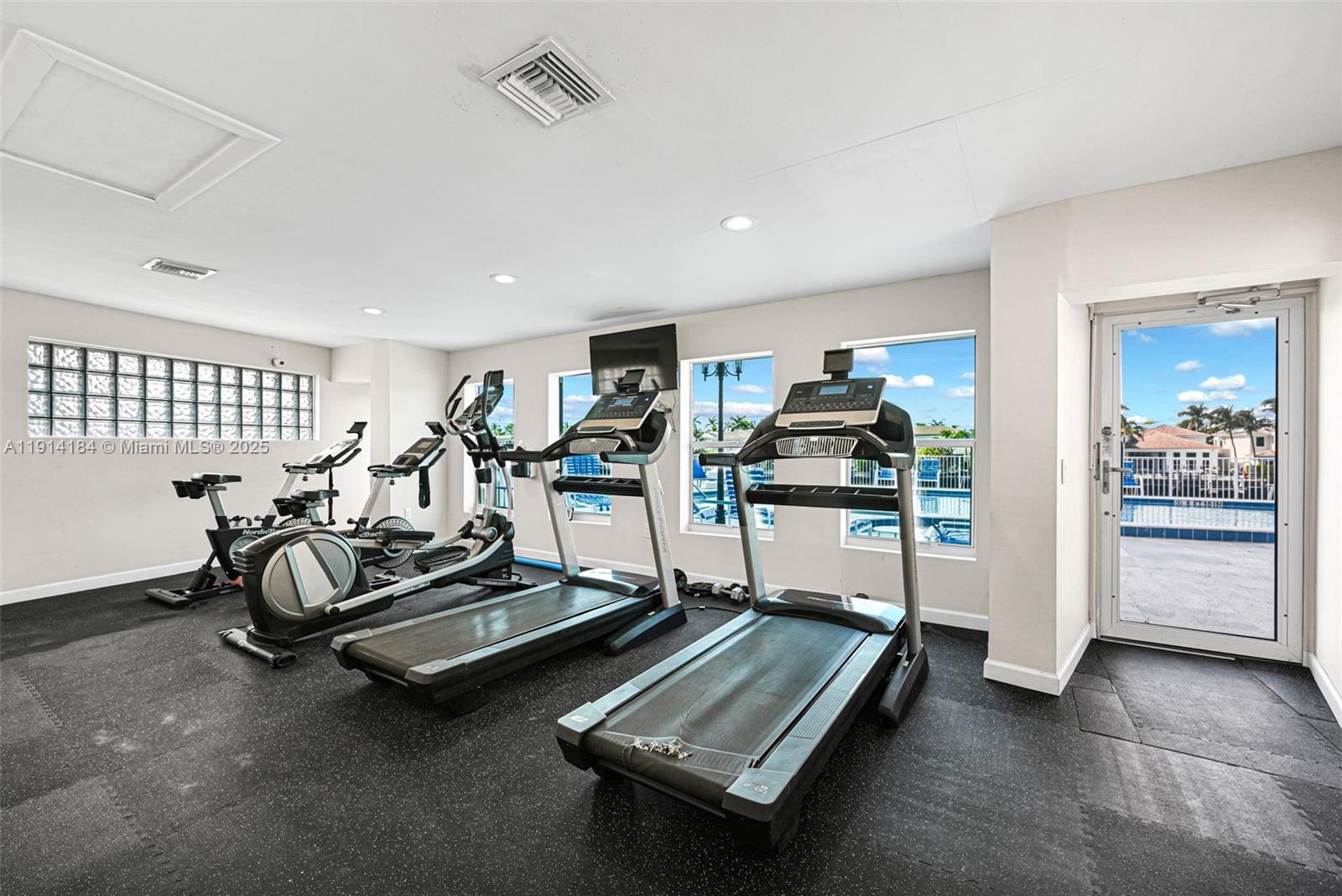 TRAFALGAR TOWERS CONDOMIN - Residential