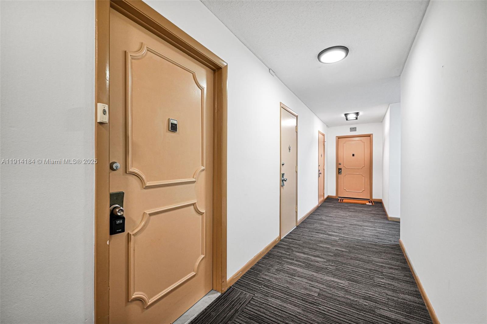 TRAFALGAR TOWERS CONDOMIN - Residential