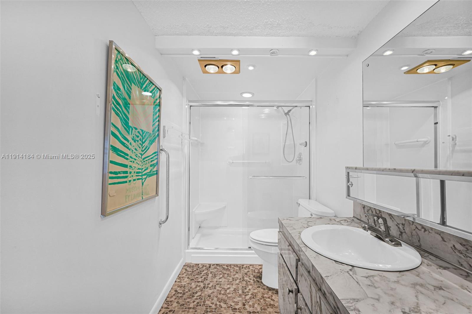 TRAFALGAR TOWERS CONDOMIN - Residential