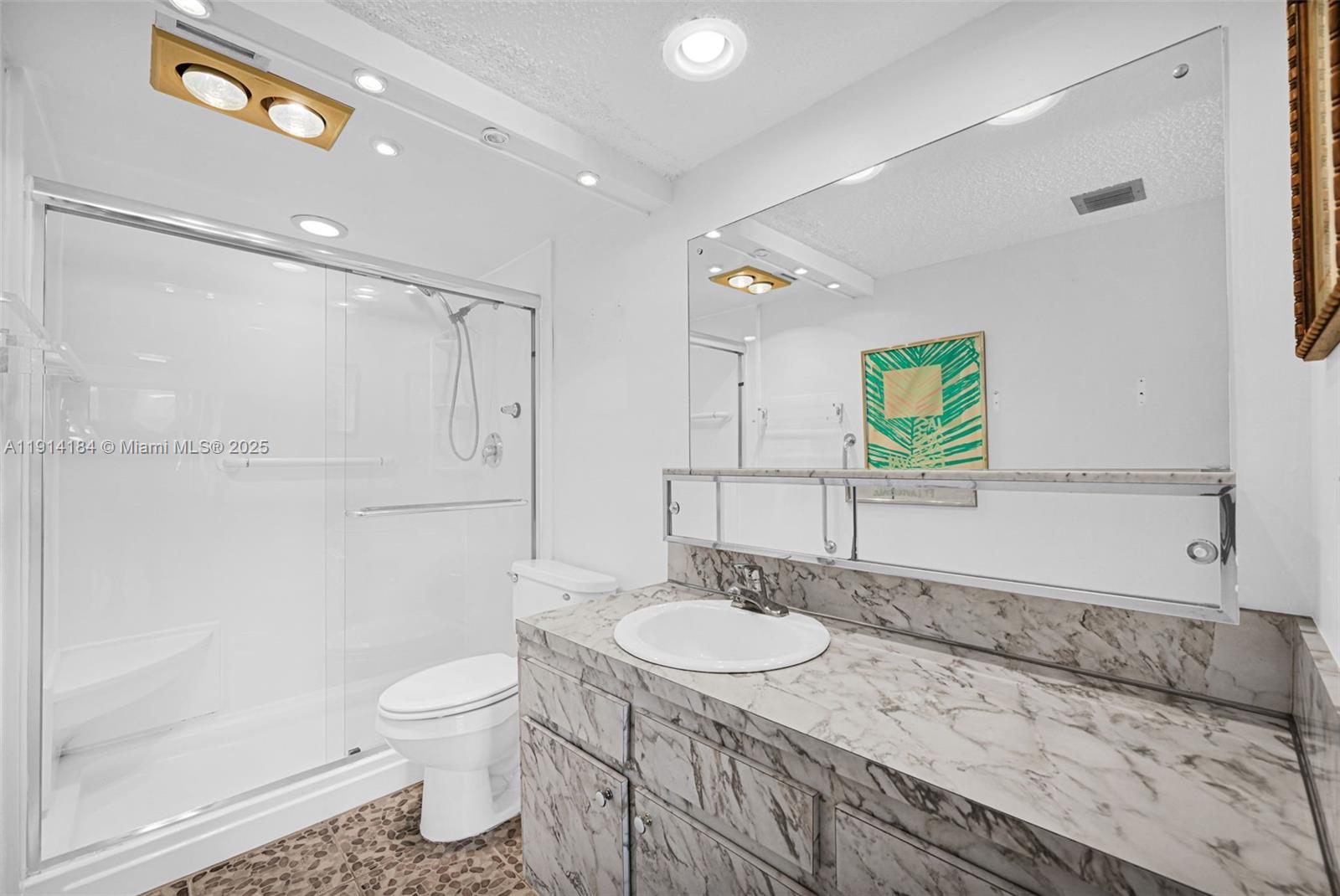 TRAFALGAR TOWERS CONDOMIN - Residential