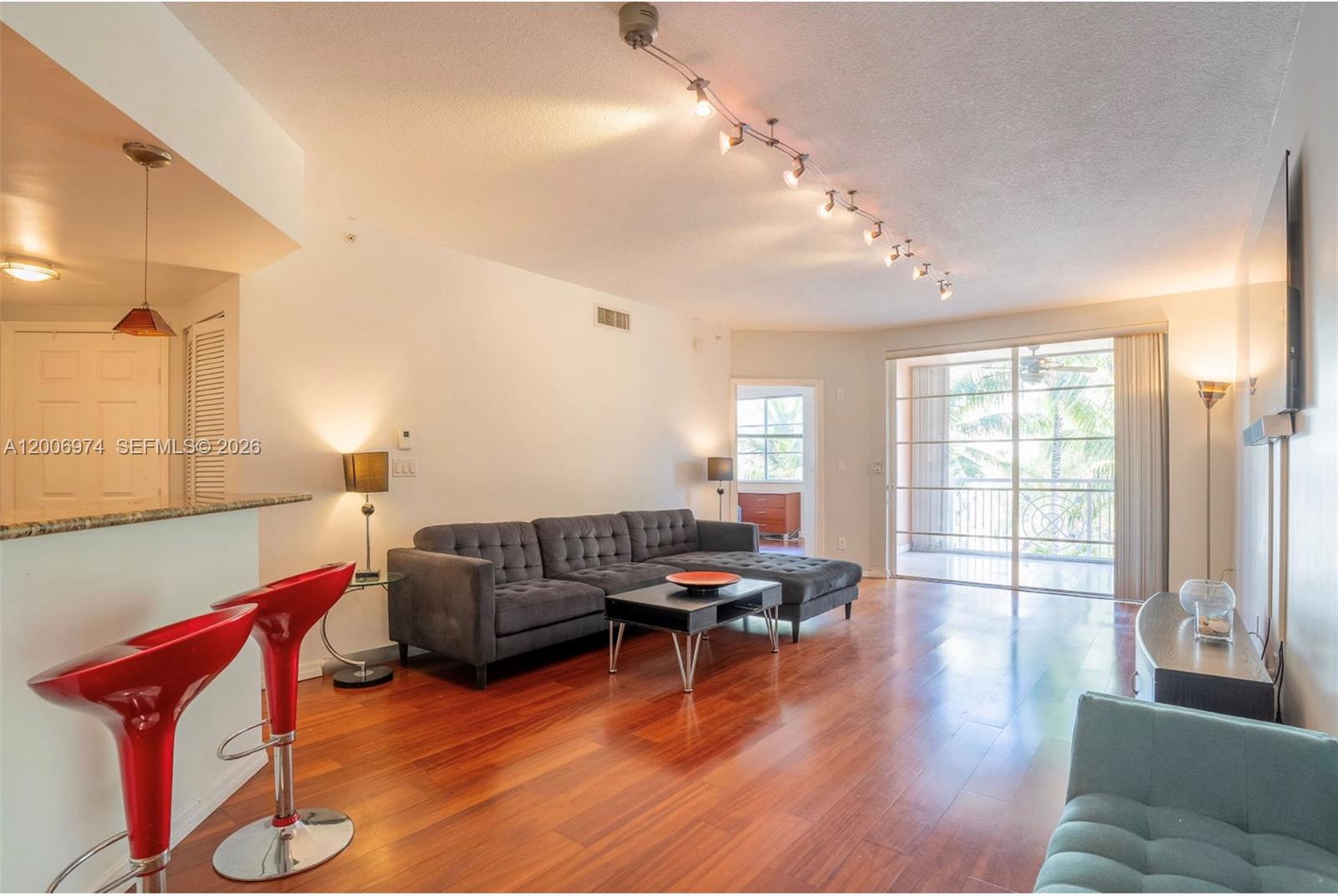 151 Michigan Ave 533