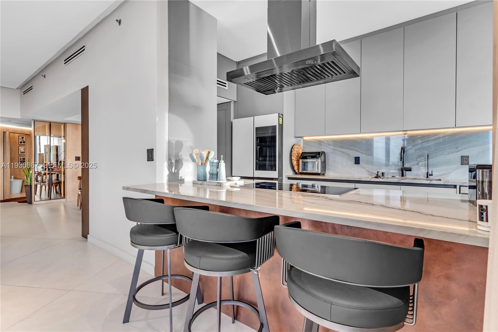 HAMPTONS WEST CONDO - Residential