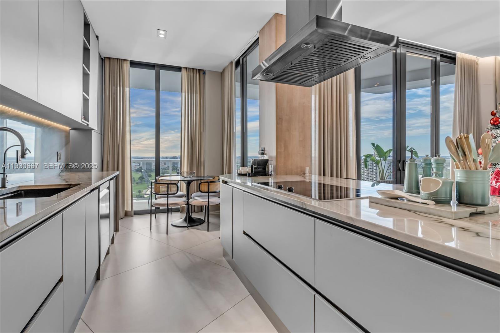 HAMPTONS WEST CONDO - Residential