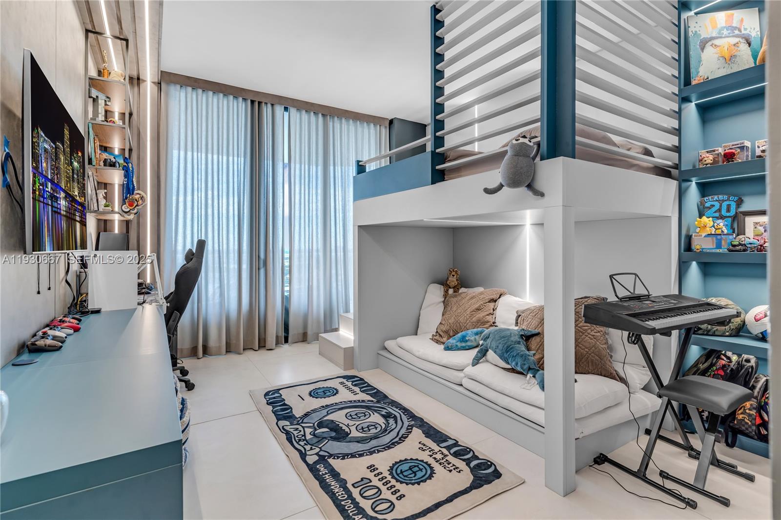 HAMPTONS WEST CONDO - Residential