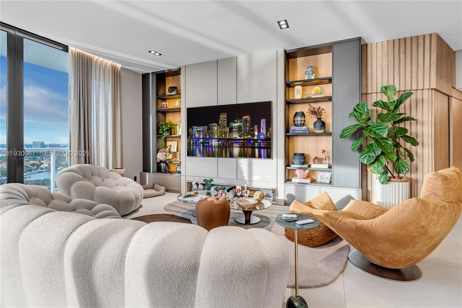 HAMPTONS WEST CONDO - Residential