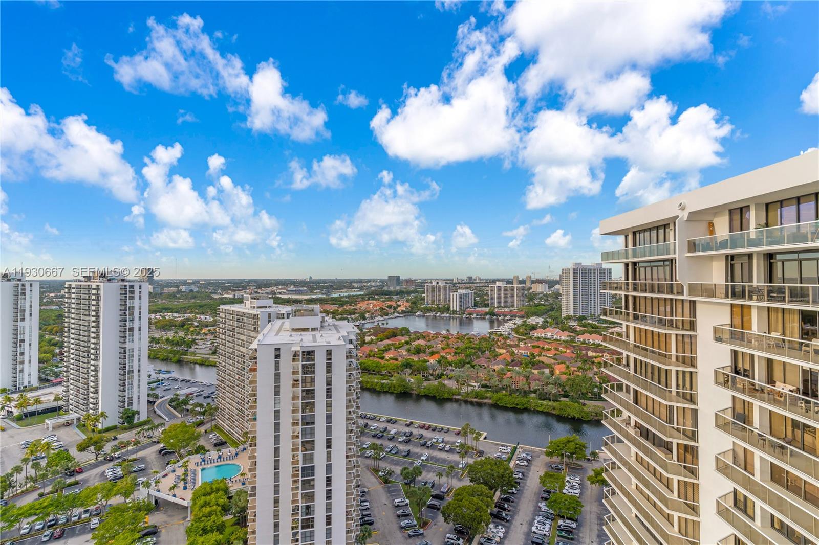 HAMPTONS WEST CONDO - Residential