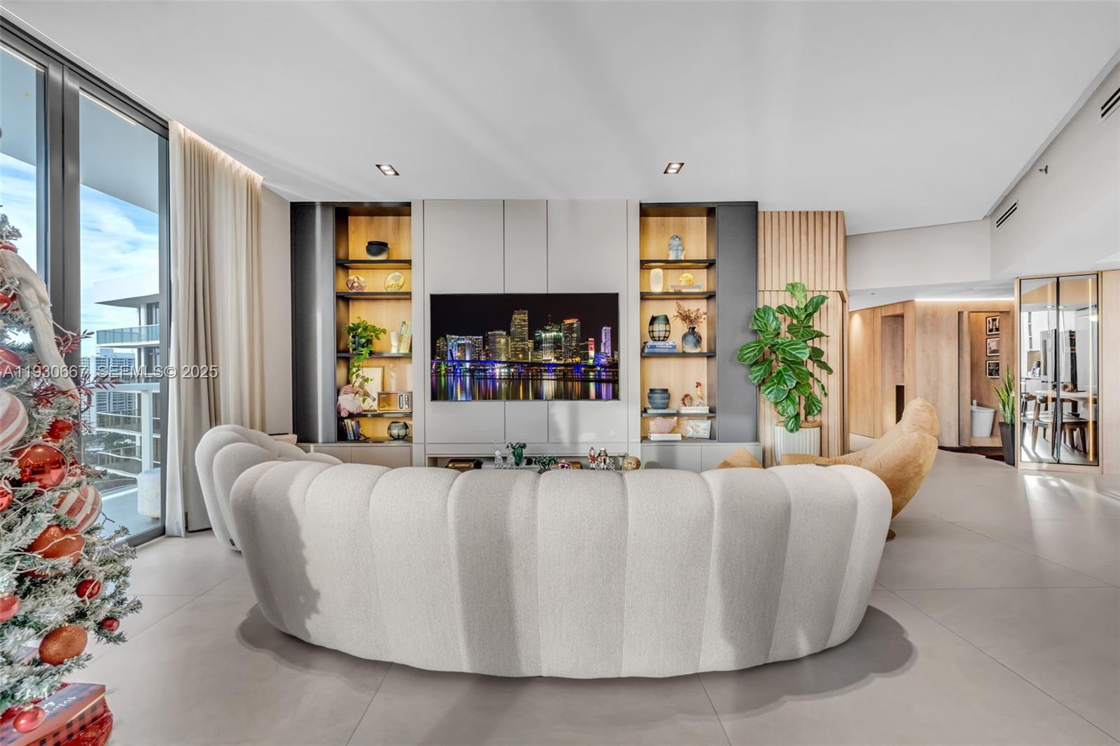 HAMPTONS WEST CONDO - Residential