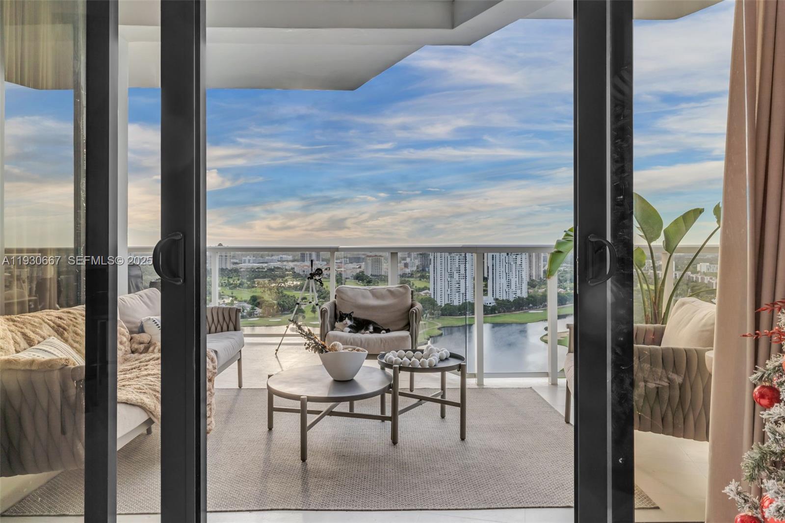 HAMPTONS WEST CONDO - Residential