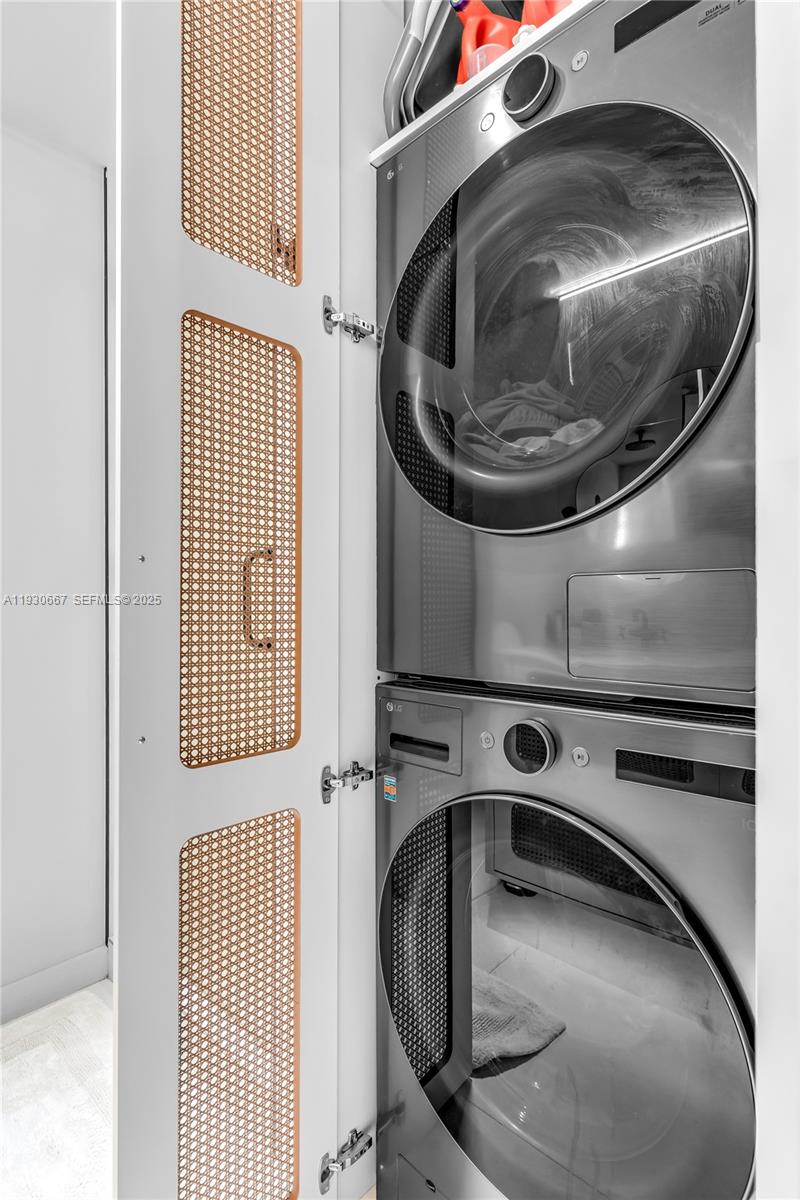 HAMPTONS WEST CONDO - Residential