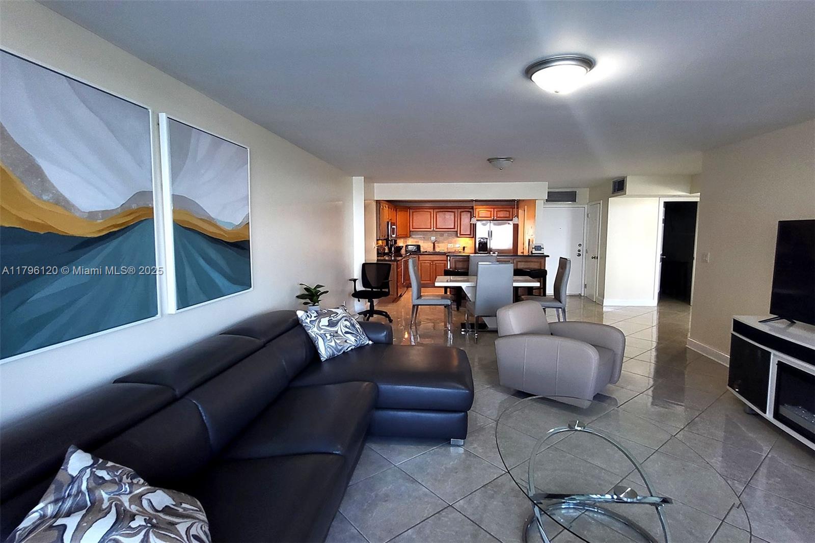 QUADOMAIN TOWER I AND IV - Residential Lease