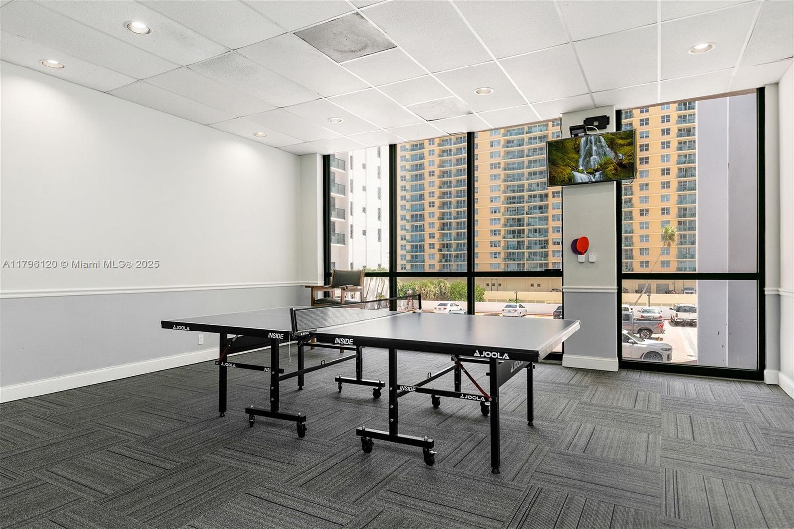 QUADOMAIN TOWER I AND IV - Residential Lease