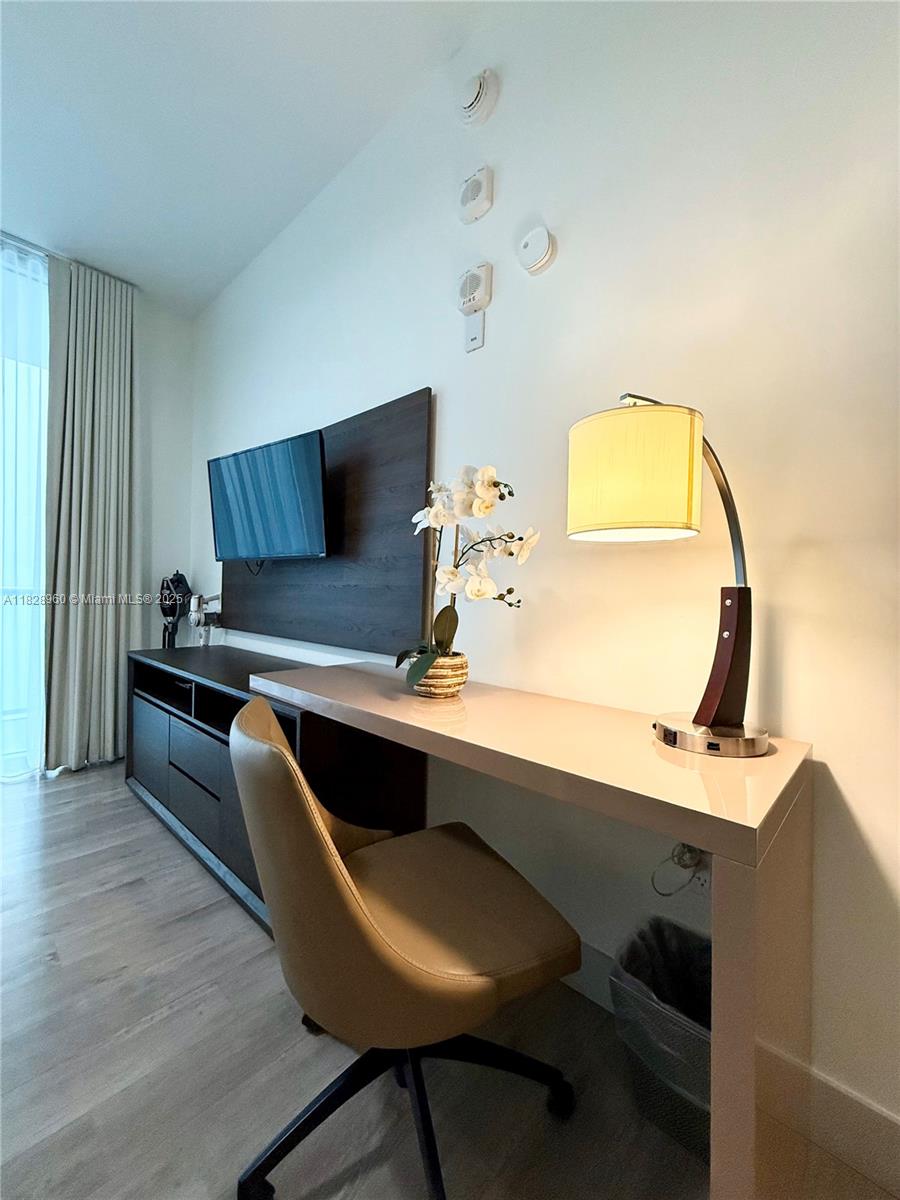 COSTA HOLLYWOOD CONDO - Residential