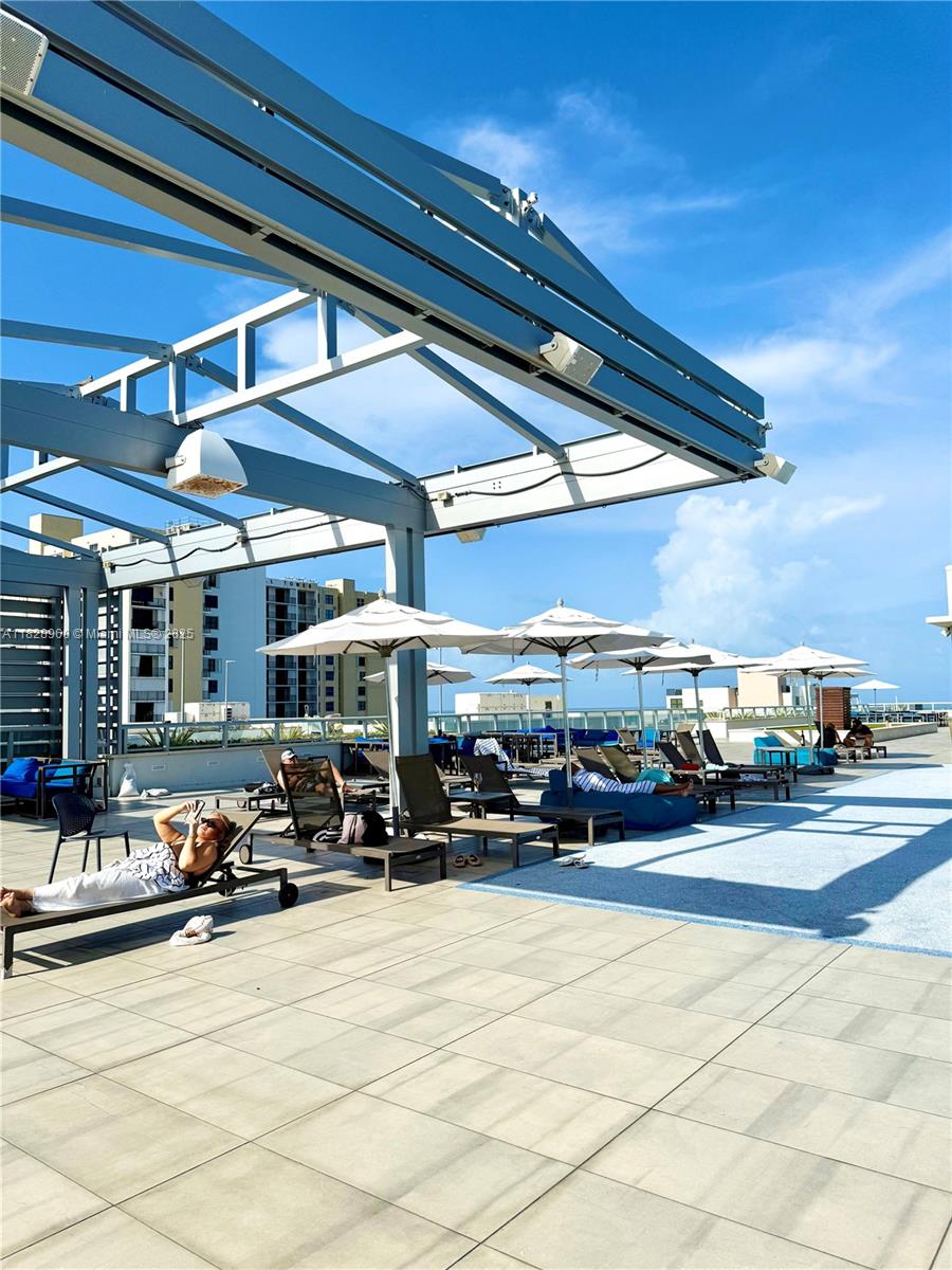 COSTA HOLLYWOOD CONDO - Residential