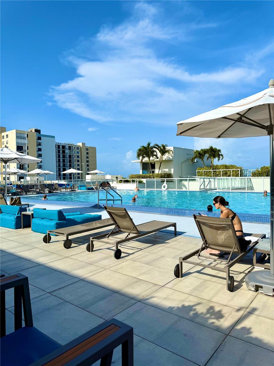 COSTA HOLLYWOOD CONDO - Residential