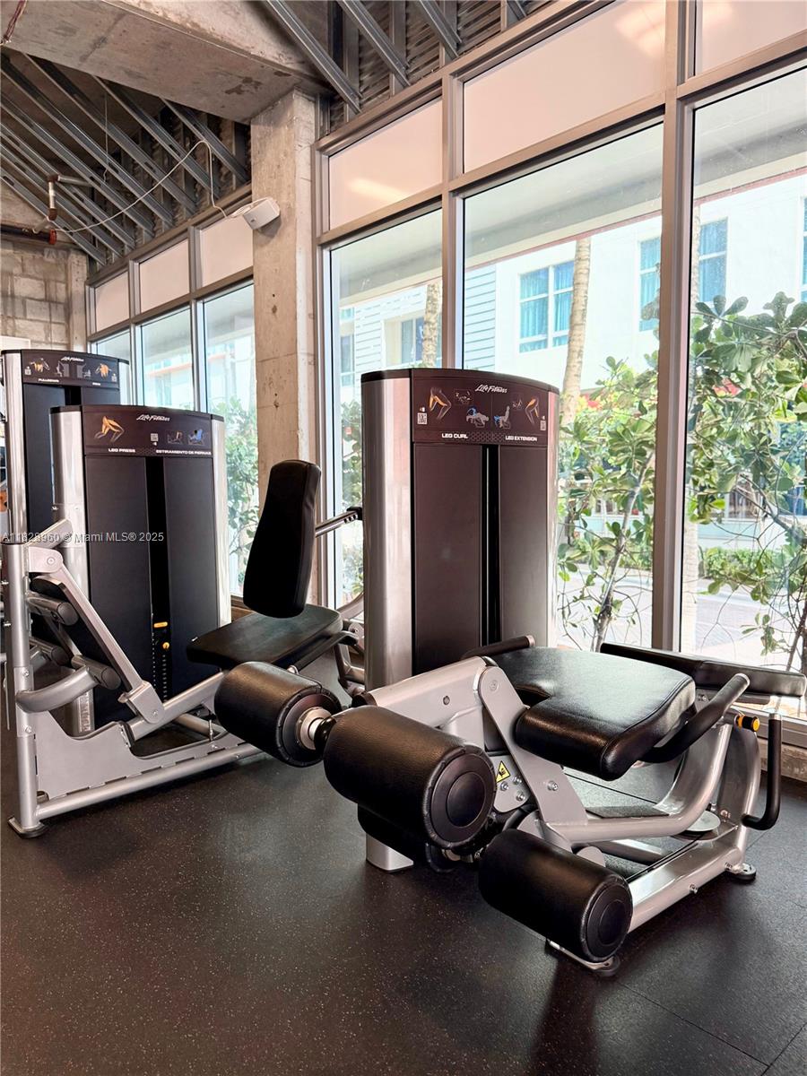 COSTA HOLLYWOOD CONDO - Residential