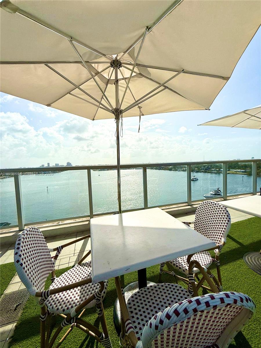 COSTA HOLLYWOOD CONDO - Residential