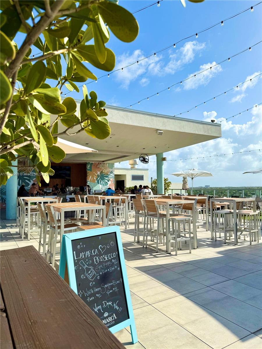 COSTA HOLLYWOOD CONDO - Residential