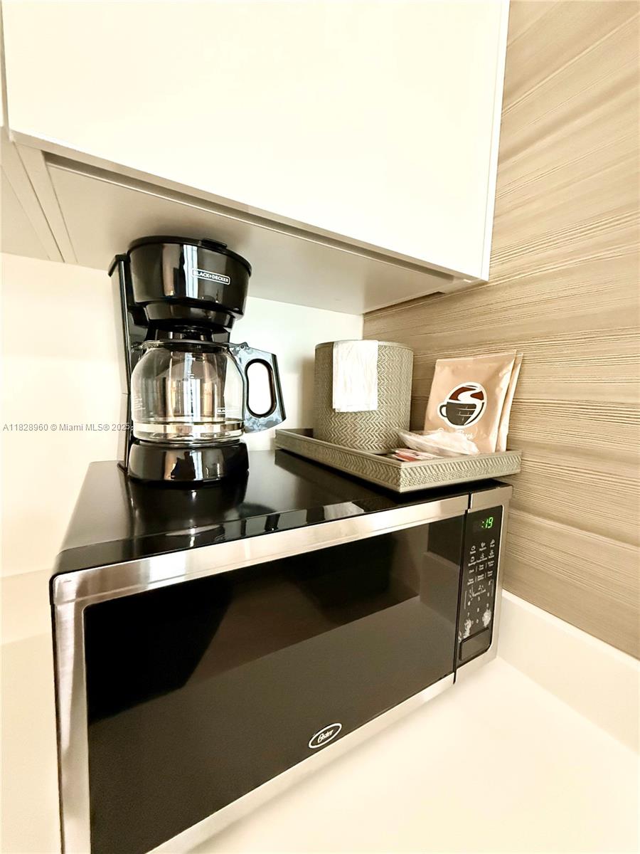 COSTA HOLLYWOOD CONDO - Residential