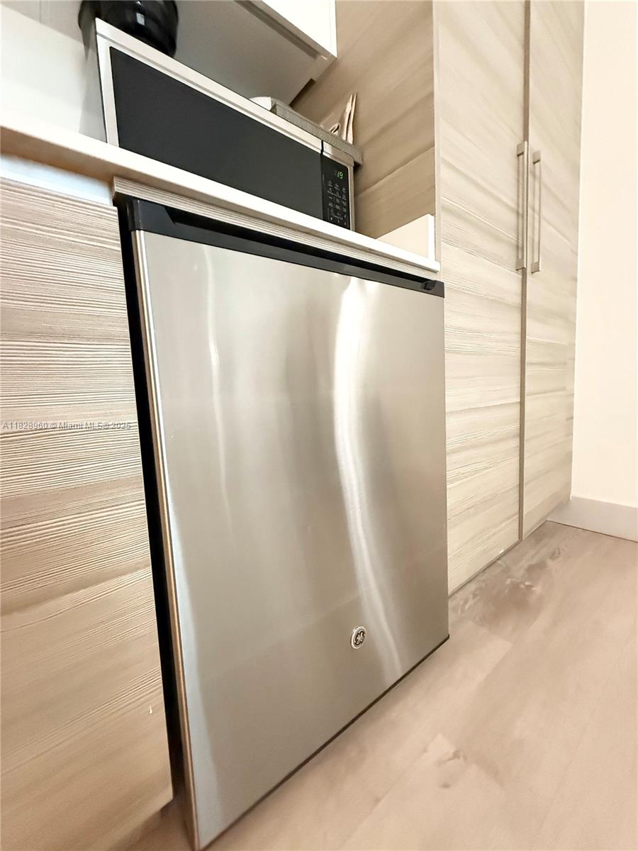 COSTA HOLLYWOOD CONDO - Residential