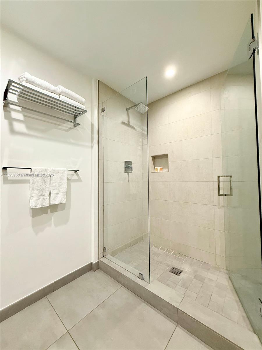 COSTA HOLLYWOOD CONDO - Residential