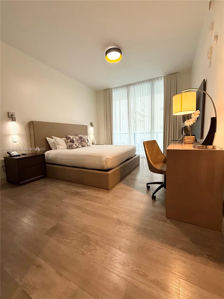 COSTA HOLLYWOOD CONDO - Residential