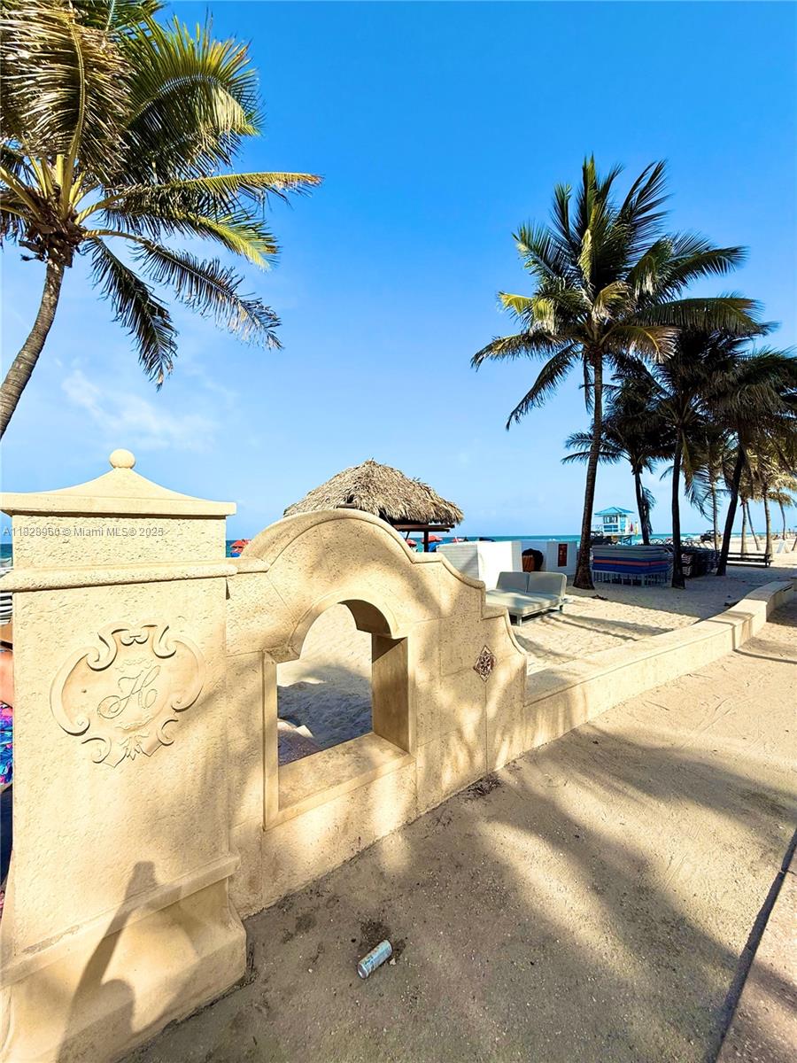 COSTA HOLLYWOOD CONDO - Residential