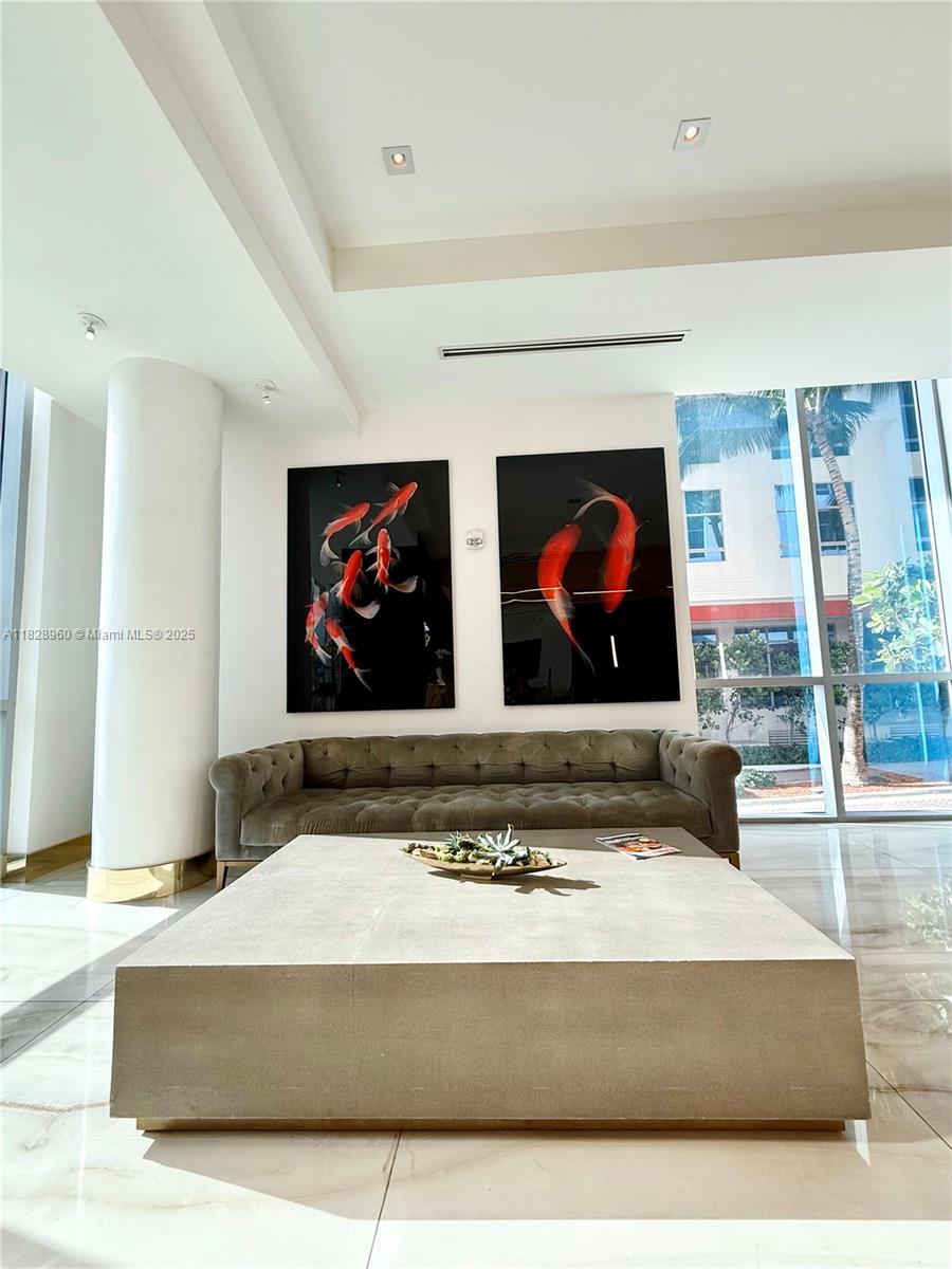 COSTA HOLLYWOOD CONDO - Residential