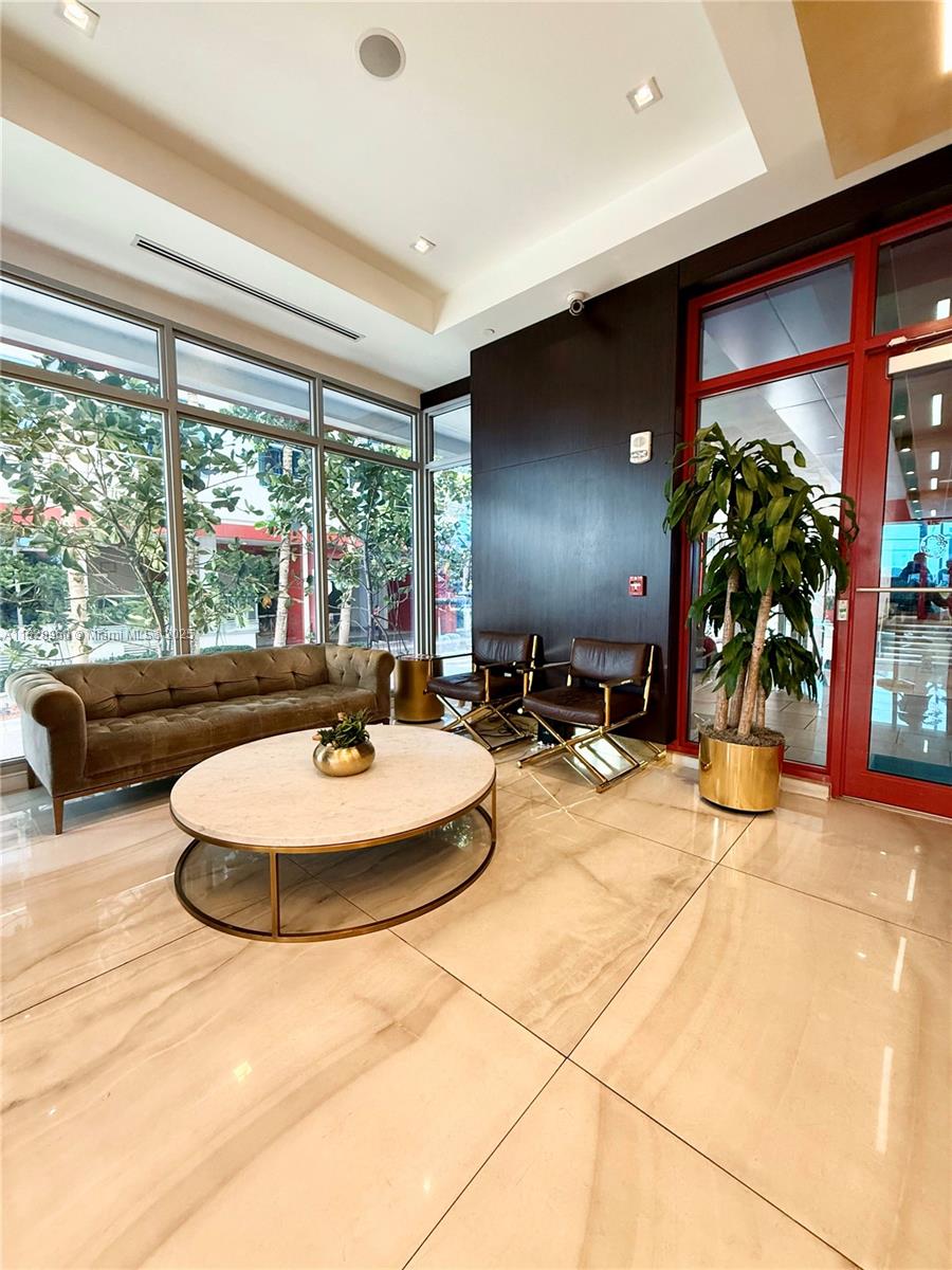 COSTA HOLLYWOOD CONDO - Residential