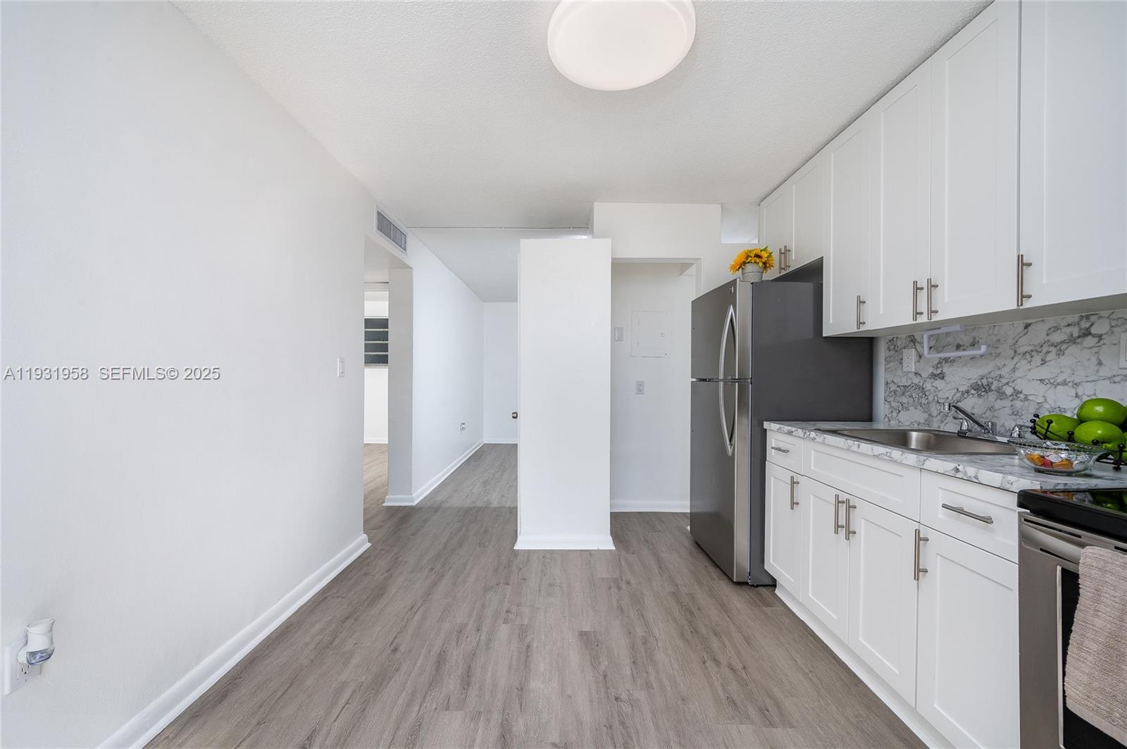 CAROLINA HEIGHTS - Residential Lease