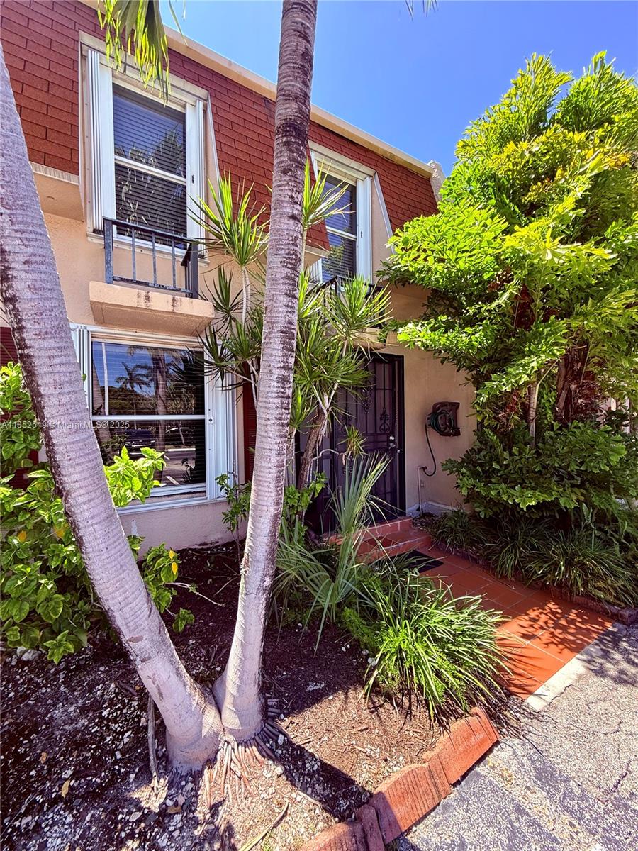 1001 Three Islands Blvd 34