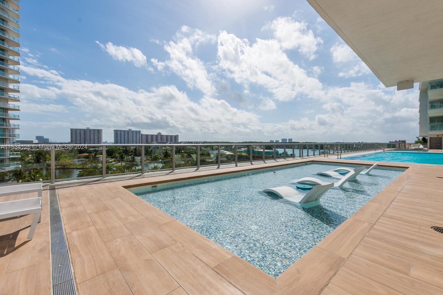PARQUE TOWERS CONDO - Residential