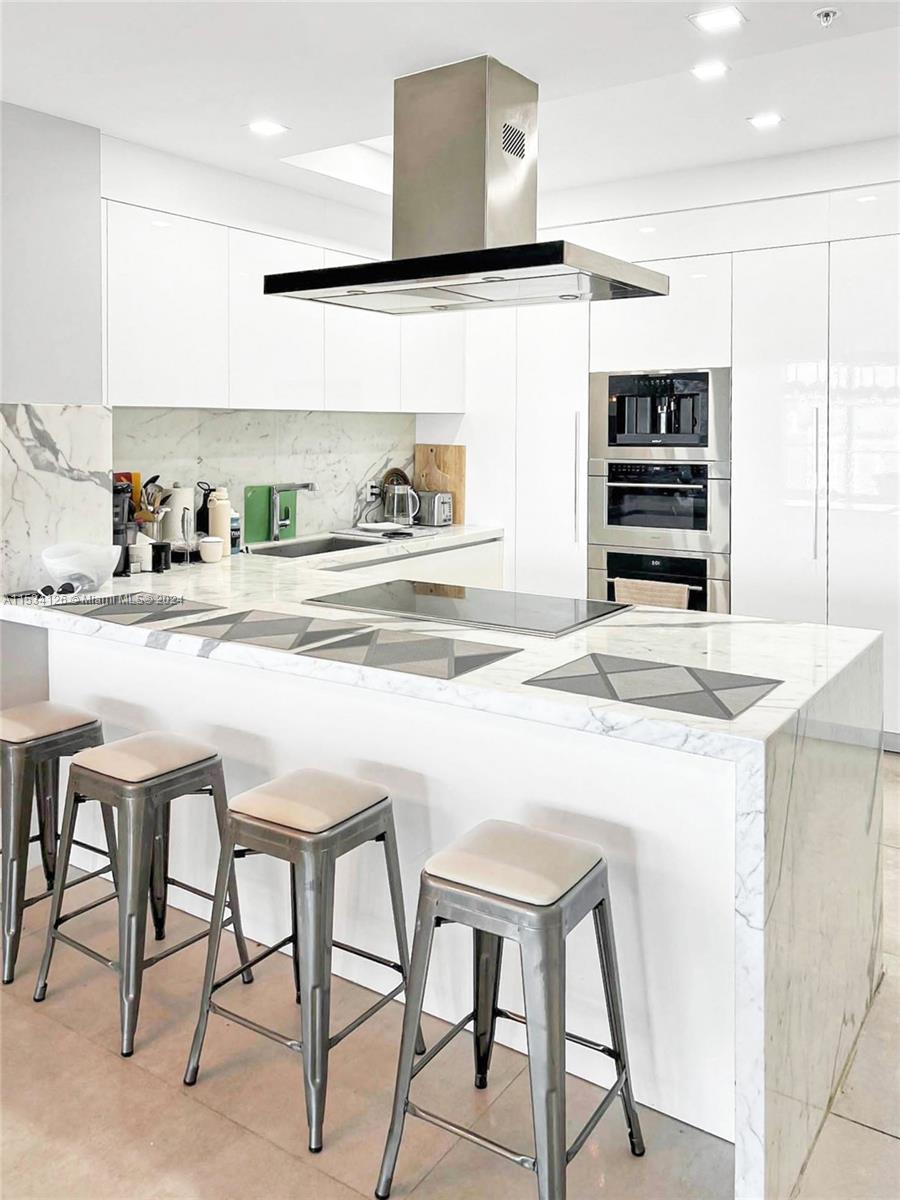 PARQUE TOWERS CONDO - Residential