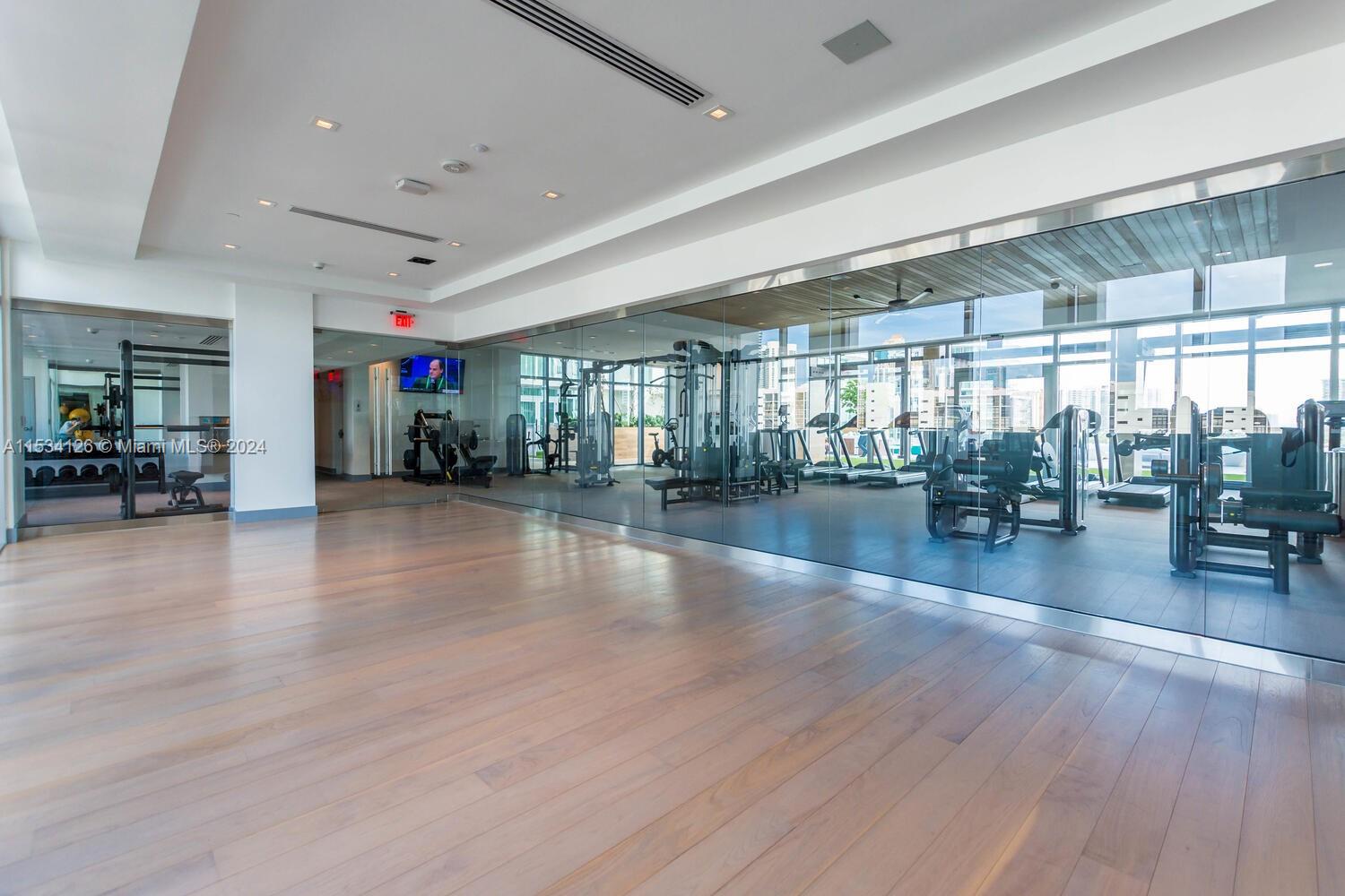 PARQUE TOWERS CONDO - Residential
